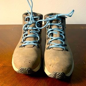 Womens Merrell Hiking Boots Size 8! Vibram Soles! Fantastic Shape!